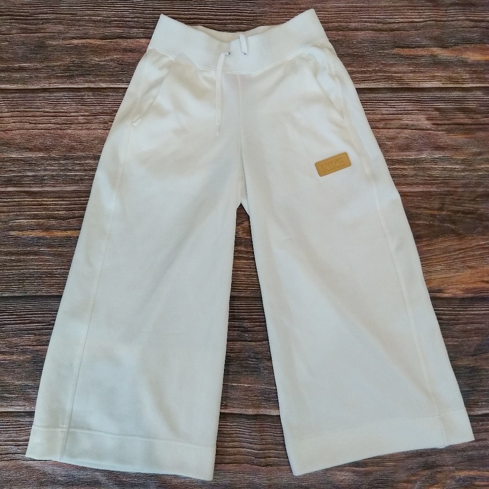 NIKE Women's Capris pants XS drawstring